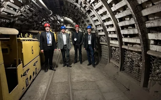 W kopalni Luiza i Guido (od lewej): prof. Rafał Obuchowicz z Collegium Medicum Uniwersytetu Jagiellońskiego, prof. Michał Strzelecki i prof. Piotr Szczypiński z Instytutu Elektroniki PŁ oraz prof. Adam Piórkowski z AGH w Krakowie.