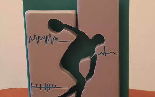 Statuetka zaprojektowana i wykonana przez pracowników Instytutu Elektroniki