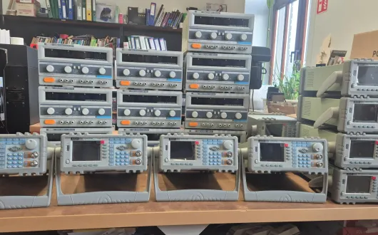 TME wspiera rozwój laboratoriów Instytutu Elektroniki