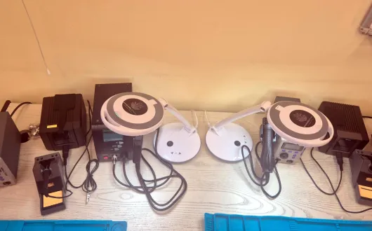 Nowe stanowisko do montażu i naprawy płytek PCB w Instytucie Elektroniki 