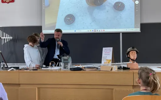 Dr hab. inż. Łukasz Januszkiewicz - wykład na Łódzkim Uniwersytecie Dziecięcym Politechniki Łódzkiej