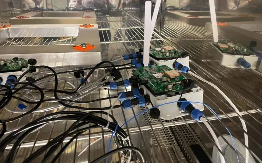 Czy sztuczna inteligencja może pomóc urządzeniom IoT oszczędzać energię?