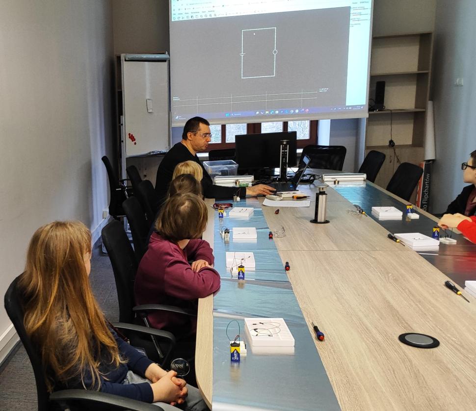 Zajęcia "Zobaczyć, jak płynie prąd" - edycja 2026