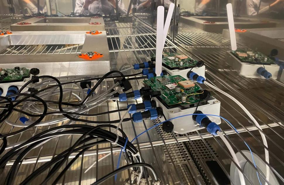 Czy sztuczna inteligencja może pomóc urządzeniom IoT oszczędzać energię?