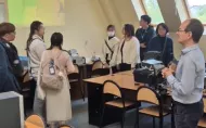 Studenci z Hong Kong Metropolitan University z wizytą w Instytucie Elektroniki