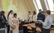 Studenci z Hong Kong Metropolitan University z wizytą w Instytucie Elektroniki
